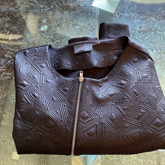 ASTR Black crop jacket - Picture 3 of 3